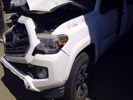 2018 TOYOTA TACOMA, WHITE, SR5 MODEL, CREW CAB, 3.5L, AT, 2WD,  Z25174
